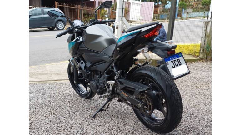 KAWASAKI - Z400 - 2023/2023 - Cinza - R$ 29.900,00