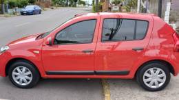 RENAULT - SANDERO - 2011/2012 - Vermelha - R$ 27.900,00